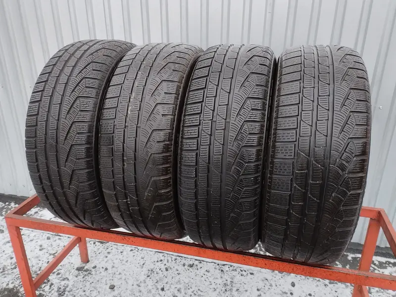 Комплект б/у шин 225/50 R18 Pirelli Winter 240 Sottozero 2