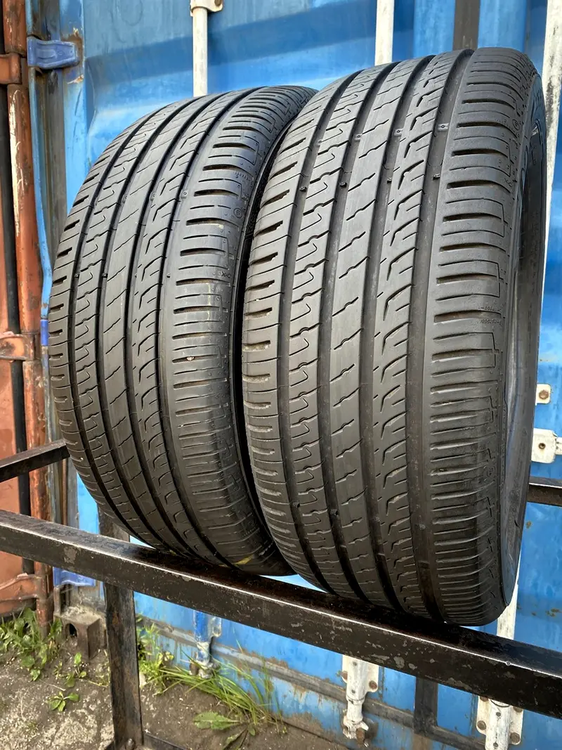 Пара б/у шин 225/55 R16 Barum Bravuris 5HM
