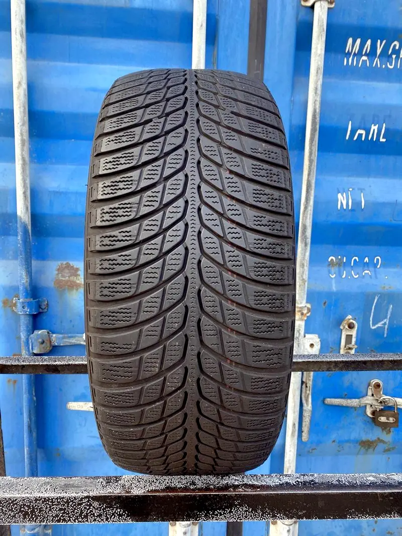 Б/у шина 225/55 R16 Bridgestone Blizzak LM32 RunFlat