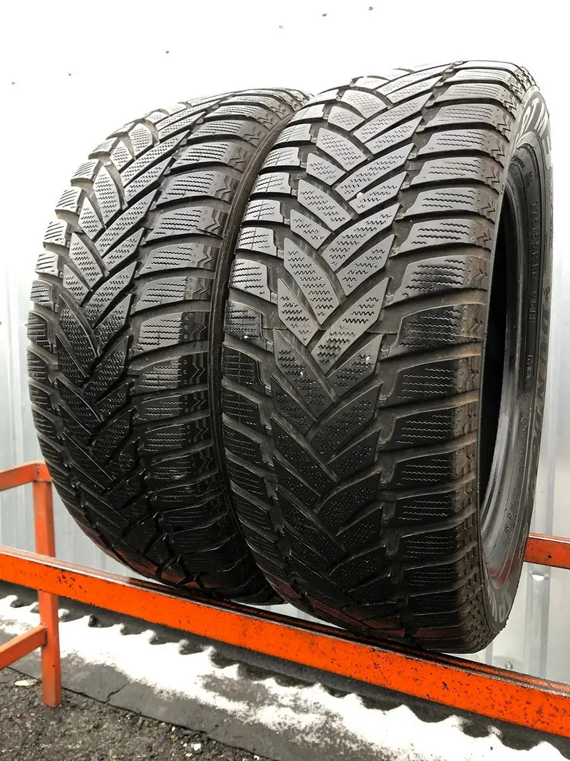 Пара б/у шин 225/55 R16 Dunlop SP Winter Sport M3