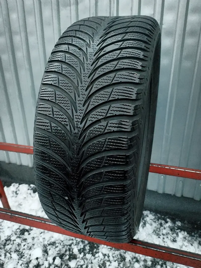 Б/у шина 225/55 R16 Goodyear Ultra Grip Ice Plus