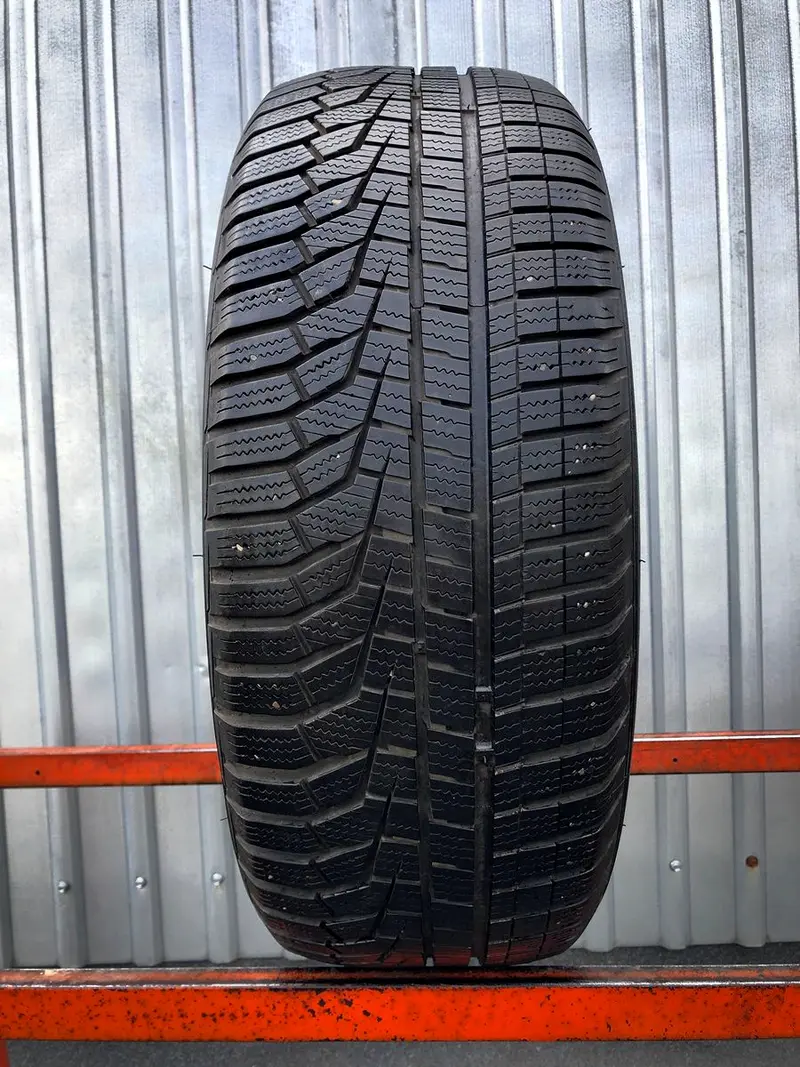 Б/у шина 225/55 R16 Hankook Winter I Cept Evo2 W320