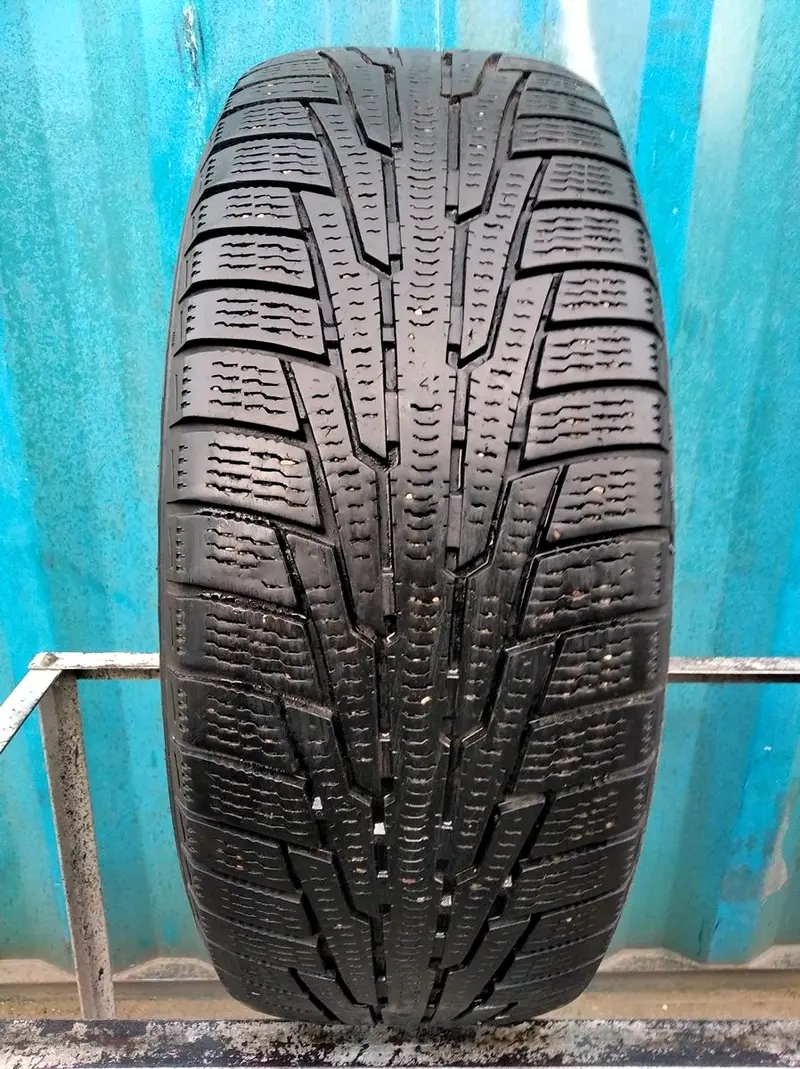 Б/у шина 225/55 R16 Nokian Hakkapeliitta R