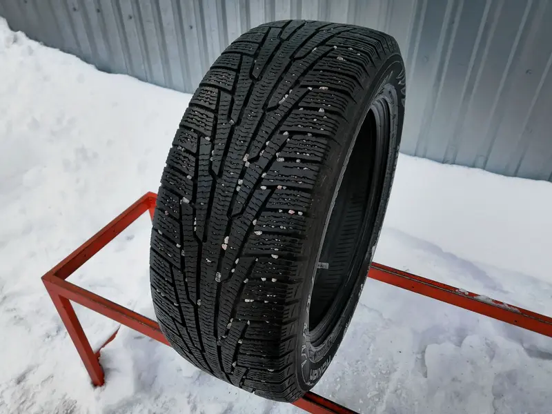 Б/у шина 225/55 R16 Nokian Hakkapeliitta R