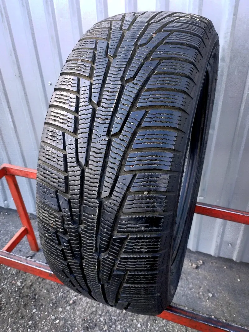 Б/у шина 225/55 R16 Nokian Hakkapeliitta R