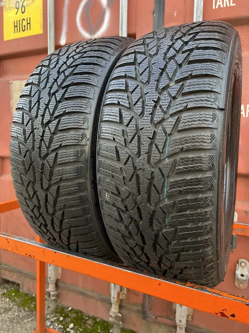 Пара б/у шин 225/55 R16 Nokian WR D4, фото 1