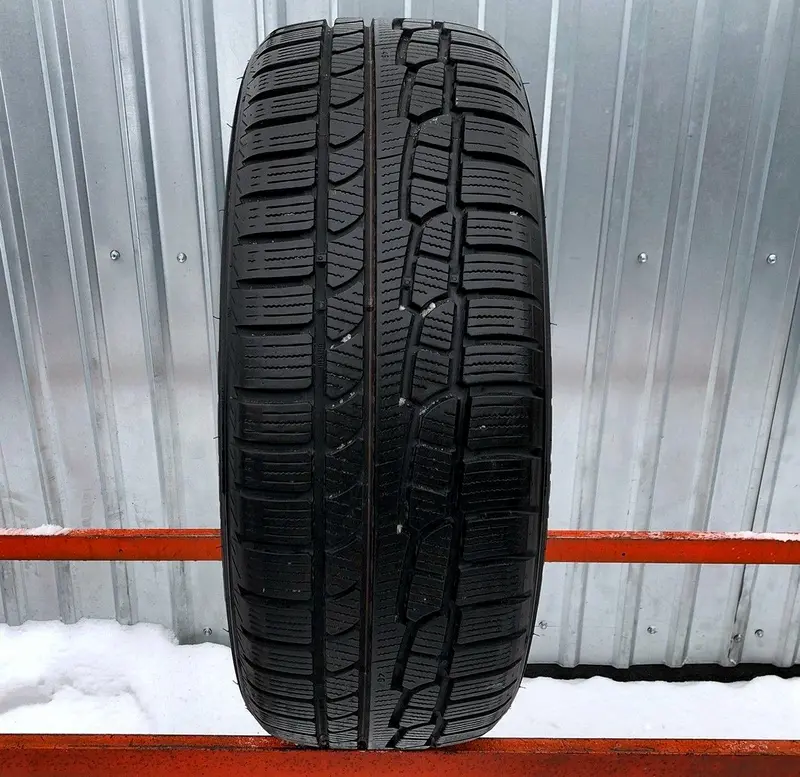 Б/у шина 225/55 R16 Nokian WR G2