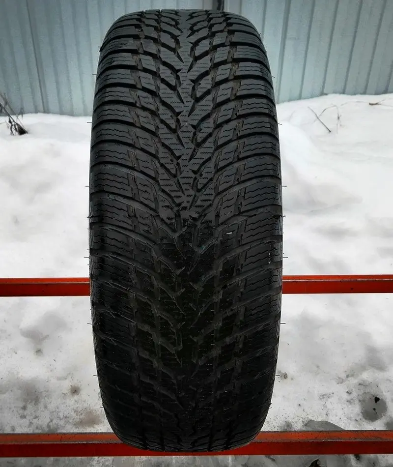 Б/у шина 225/55 R16 Nokian WR Snowproof