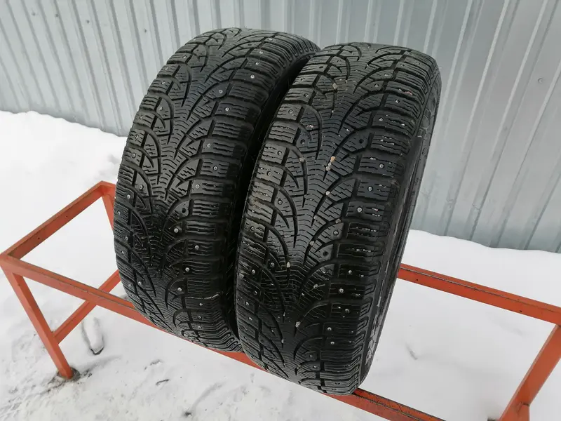Пара б/у шин 225/55 R16 Pirelli Winter Carving EDGE