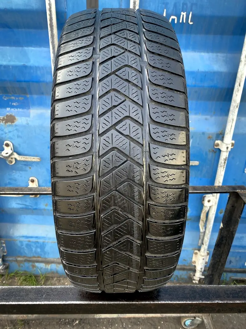 Б/у шина 225/55 R16 Pirelli Winter Sottozero 3