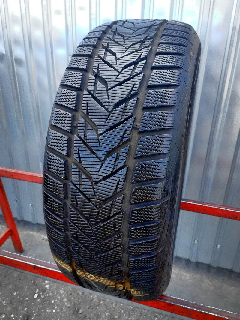 Б/у шина 225/55 R16 Vredestein Wintrac Xtreme S