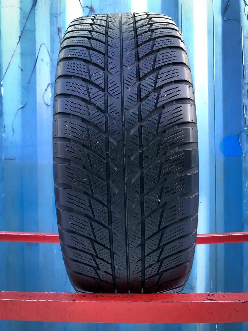 Б/у шина 225/55 R17 Bridgestone Blizzak LM-001