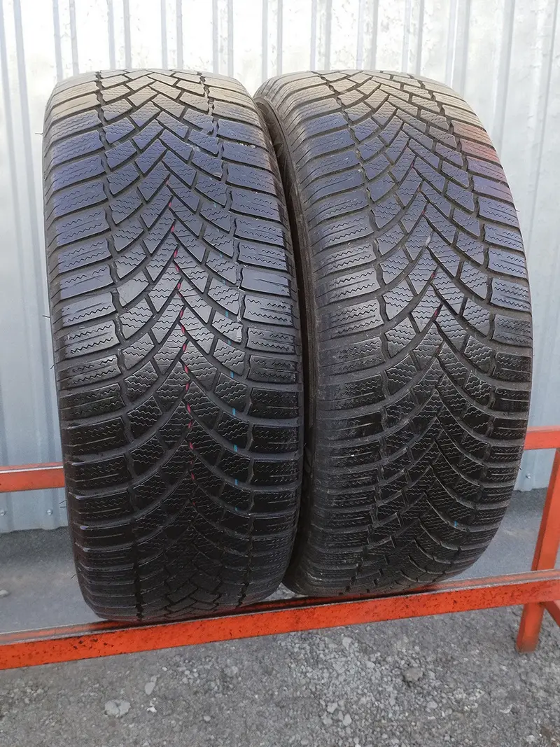 Пара б/у шин 225/55 R17 Bridgestone Blizzak LM-005