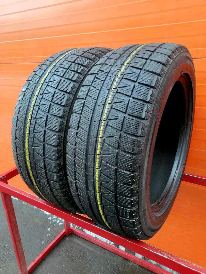 Пара б/у шин 225/55 R17 Bridgestone Blizzak Revo GZ RunFlat