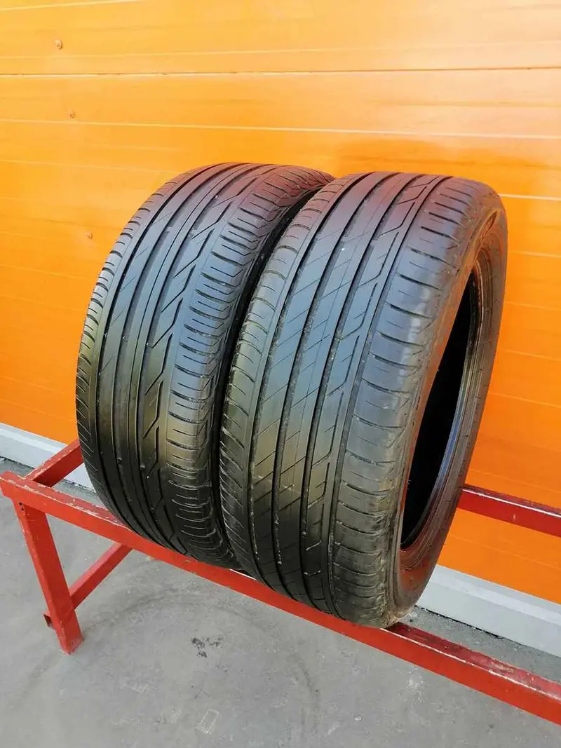 Пара б/у шин 225/55 R17 Bridgestone Turanza T001