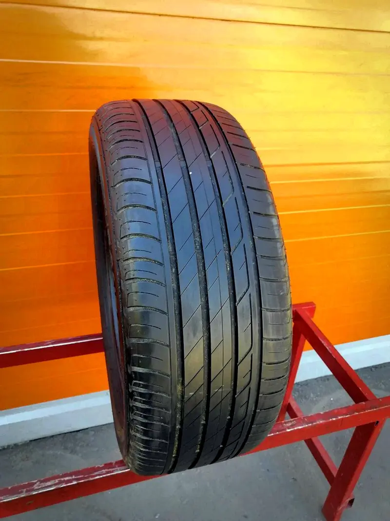Б/у шина 225/55 R17 Bridgestone Turanza T001