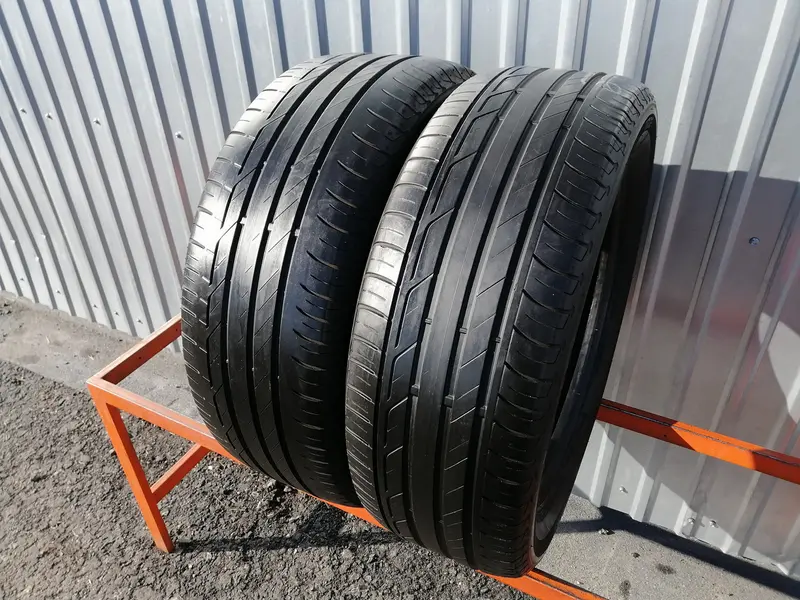 Пара б/у шин 225/55 R17 Bridgestone Turanza T001