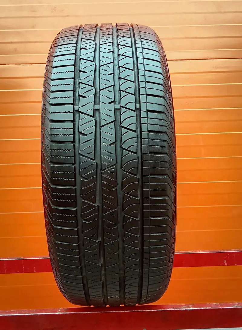 Б/у шина 225/55 R17 Continental ContiCrossContact LX Sport