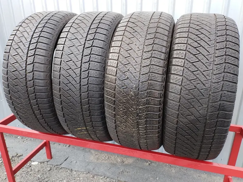 Комплект б/у шин 225/55 R17 Continental ContiVikingContact 6