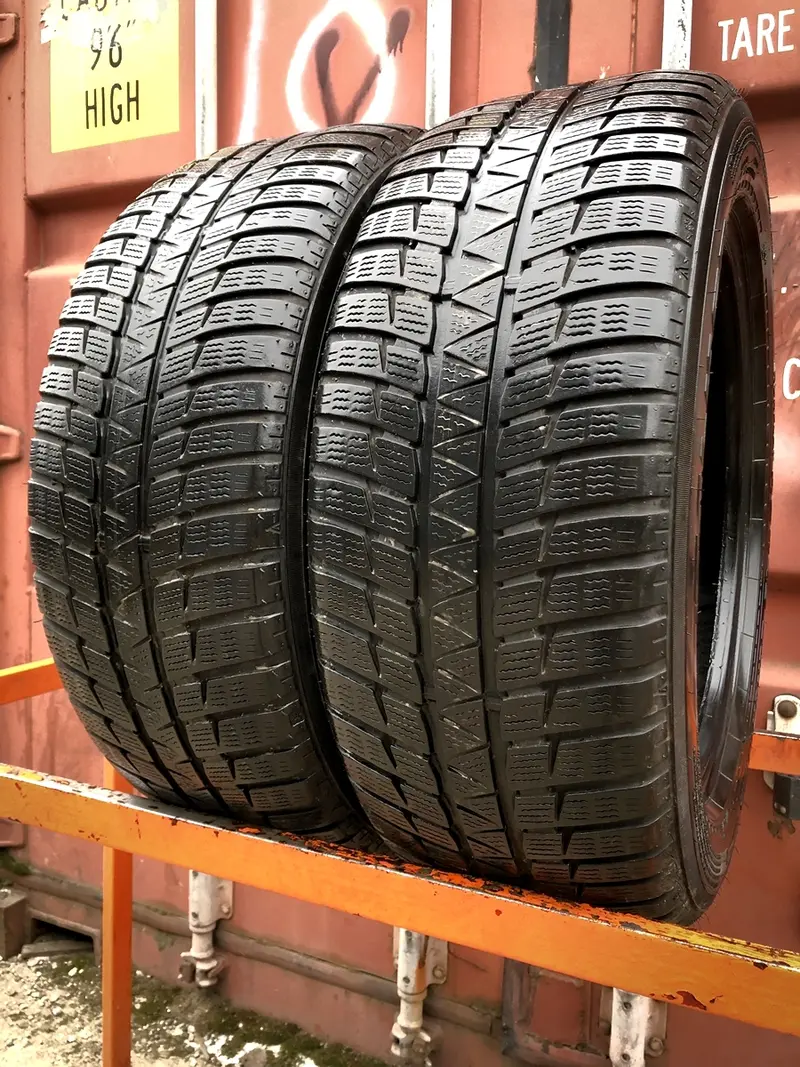 Пара б/у шин 225/55 R17 Falken Eurowinter HS-449 RunFlat, фото 1