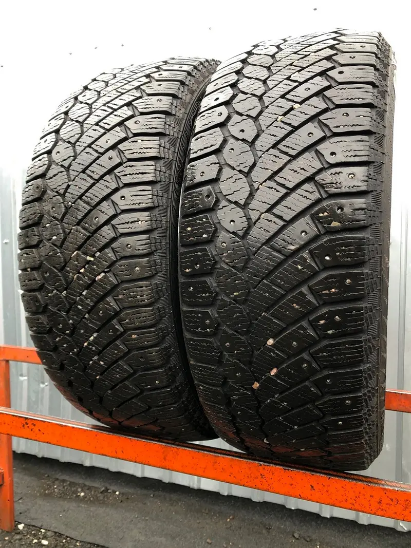 Пара б/у шин 225/55 R17 Gislaved Nord Frost 200