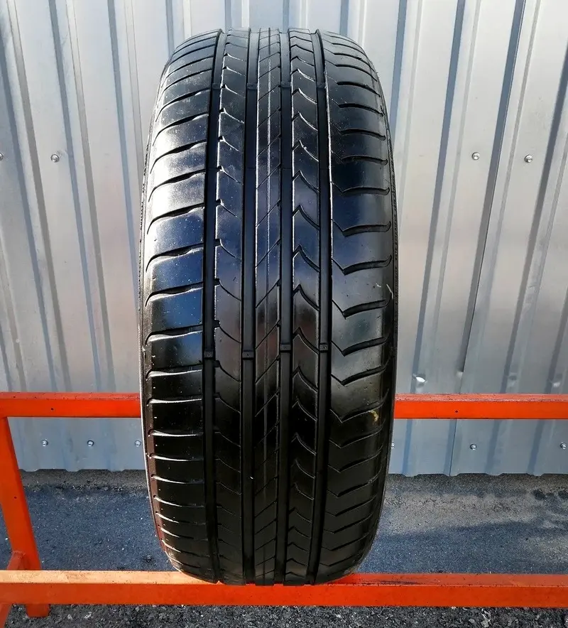 Б/у шина 225/55 R17 Goodyear EfficientGrip