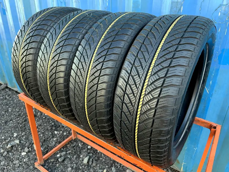 Комплект б/у шин 225/55 R17 Goodyear Ultra Grip 8 Performance, фото 1