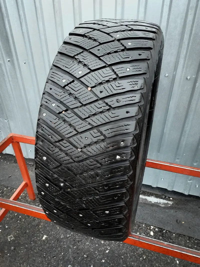 Б/у шина 225/55 R17 Goodyear Ultra Grip Ice Arctic