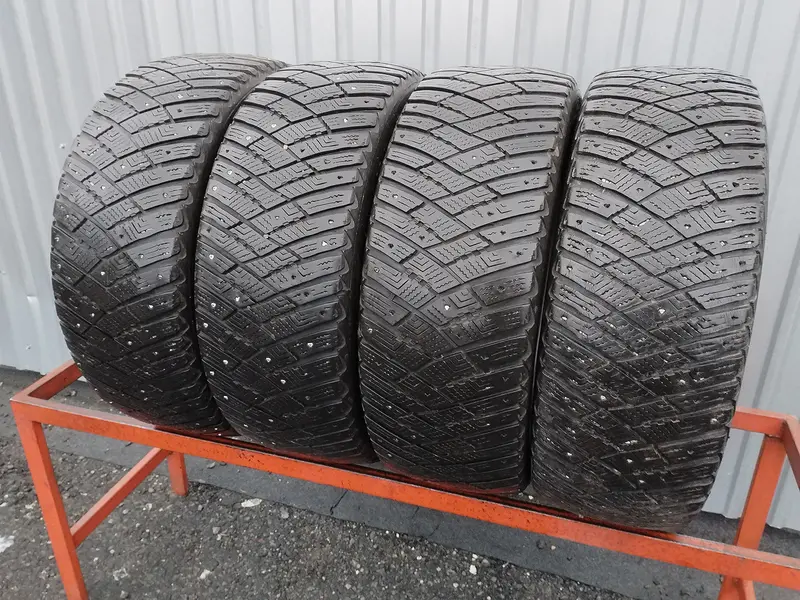 Комплект б/у шин 225/55 R17 Goodyear Ultra Grip Ice Arctic