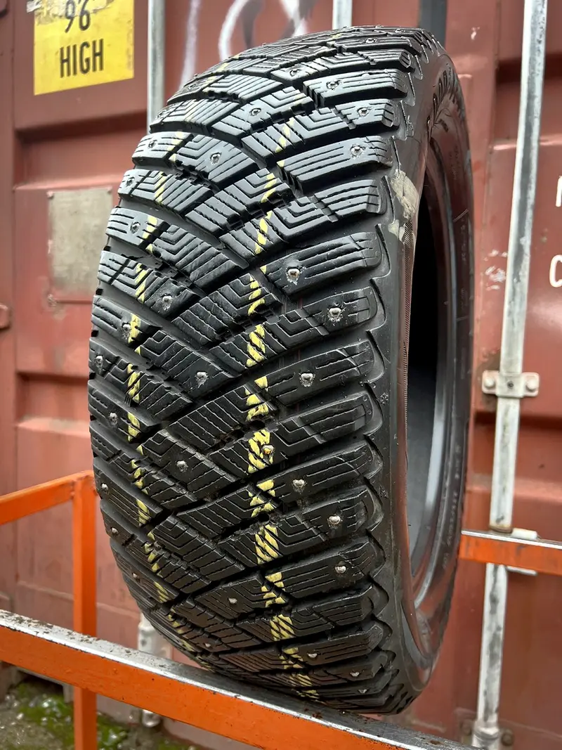 Б/у шина 225/55 R17 Goodyear Ultra Grip Ice Arctic