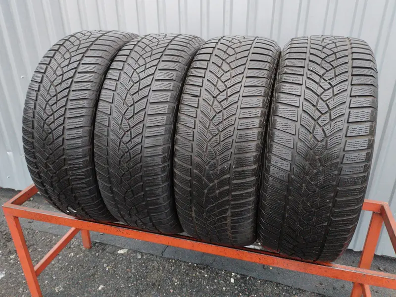 Комплект б/у шин 225/55 R17 Goodyear Ultra Grip Perfomance GEN-1