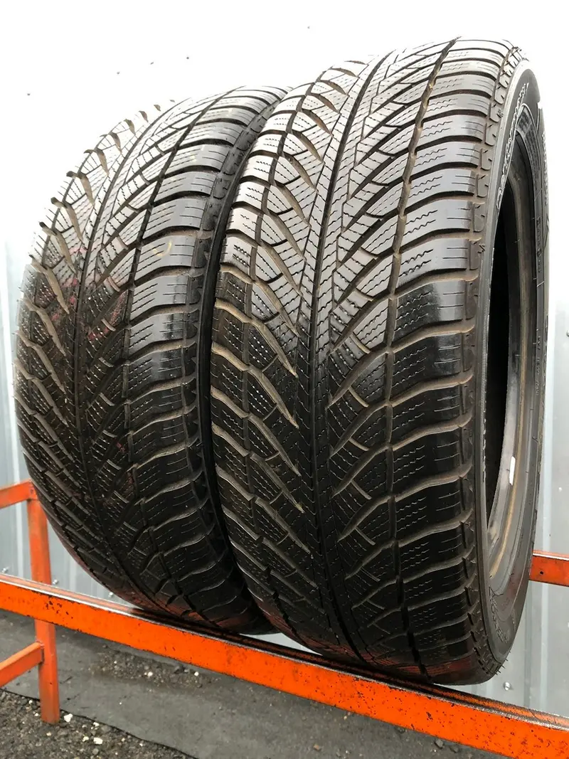 Пара б/у шин 225/55 R17 Goodyear Ultra Grip Performance 2