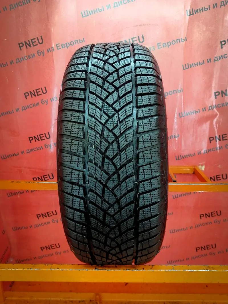 Б/у шина 225/55 R17 Goodyear Ultra Grip Performance +