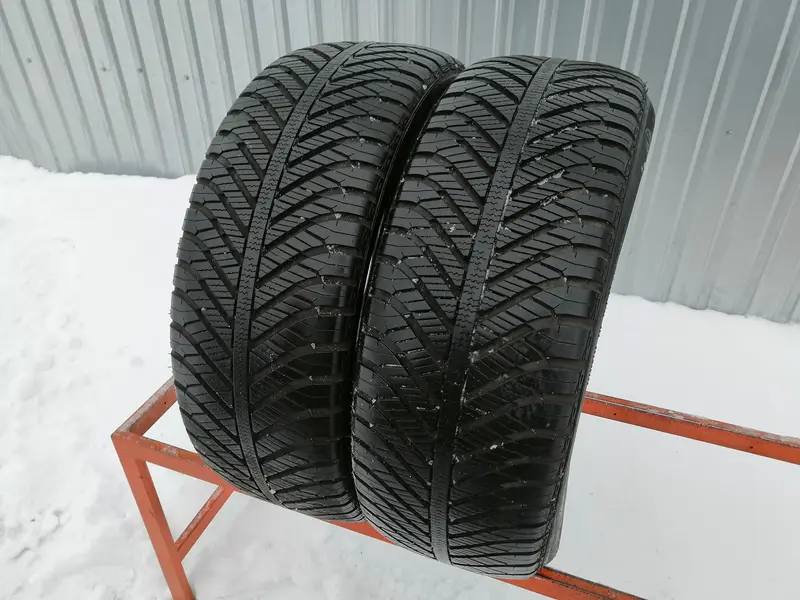 Пара б/у шин 225/55 R17 Goodyear Vector 4Seasons