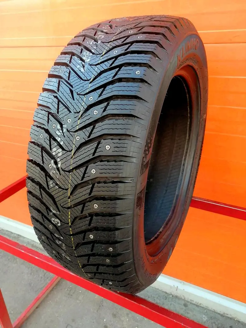 Б/у шина 225/55 R17 Kumho WinterCraft Ice WI31