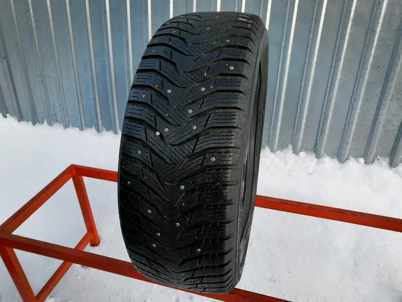 Б/у шина 225/55 R17 Kumho WinterCraft Ice WI31