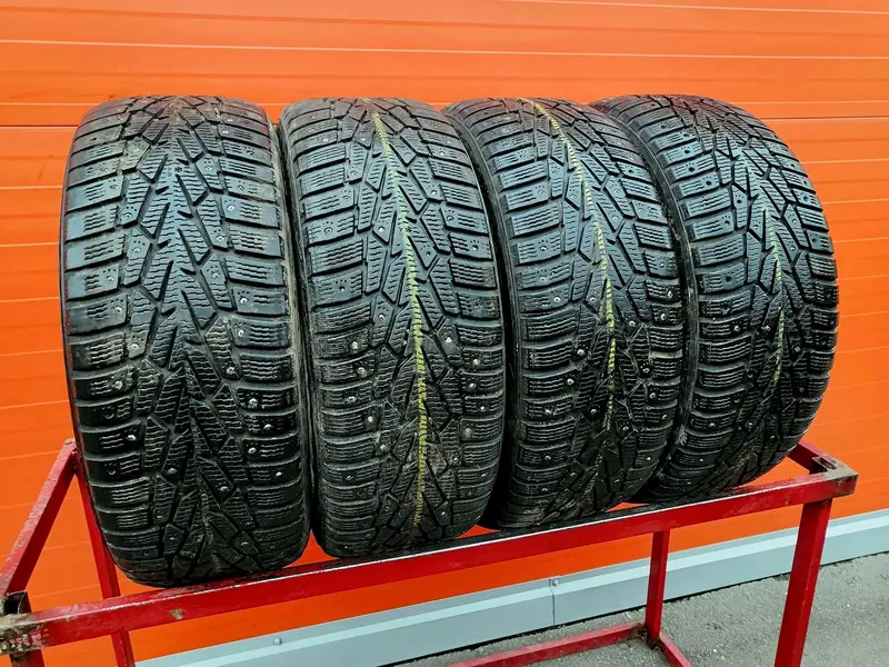 Комплект б/у шин 225/55 R17 Nokian Hakkapeliitta 7 RunFlat