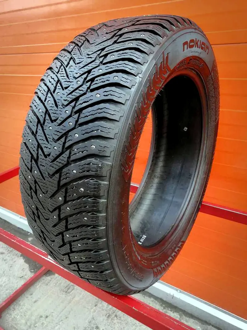 Б/у шина 225/55 R17 Nokian Hakkapeliitta 8 RunFlat