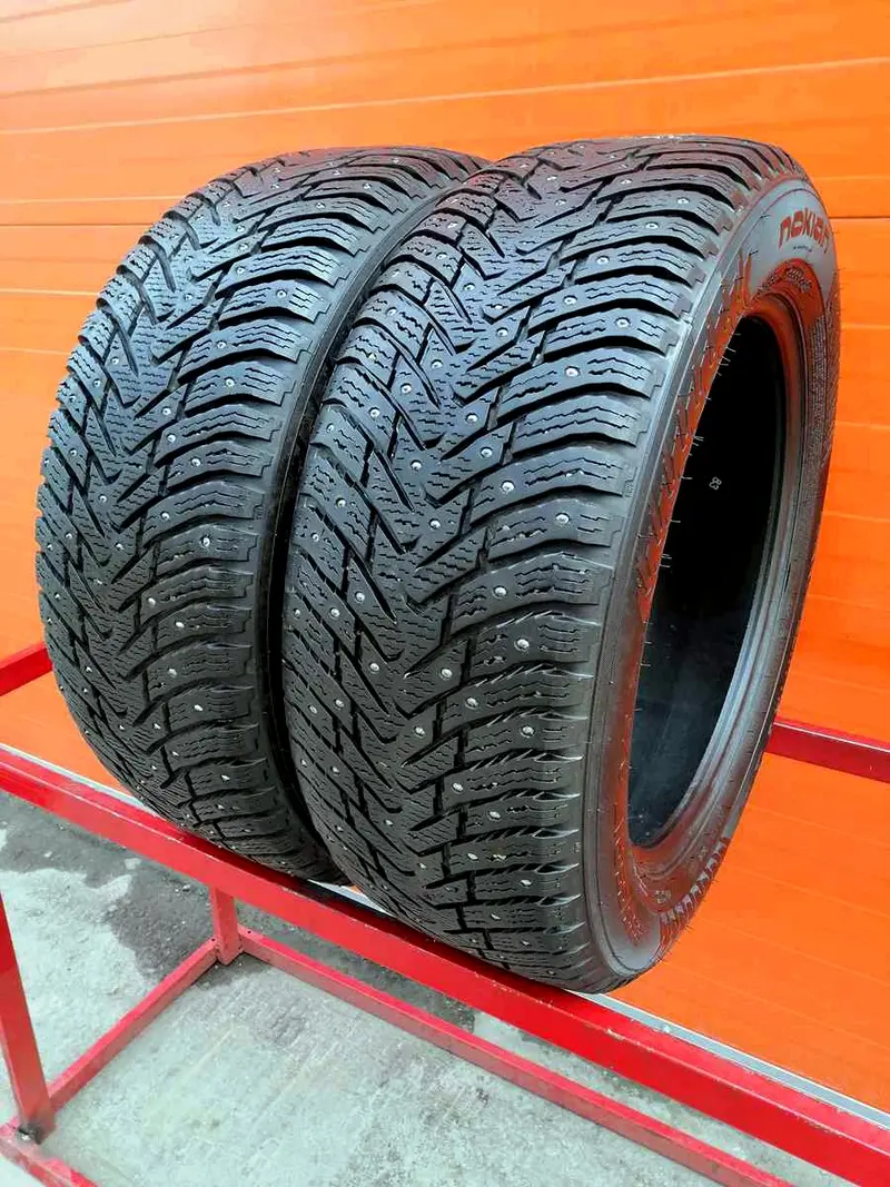 Пара б/у шин 225/55 R17 Nokian Hakkapeliitta 8 RunFlat
