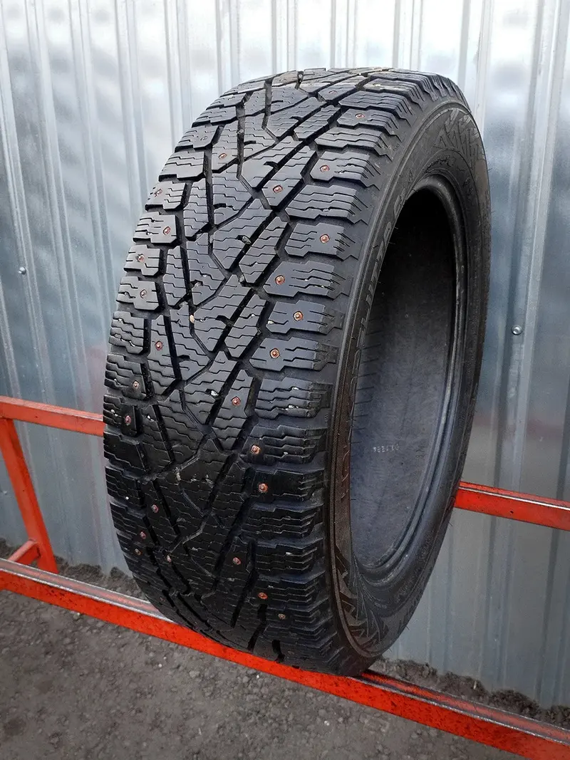 Б/у шина 225/55 R17C Nokian Hakkapeliitta C3