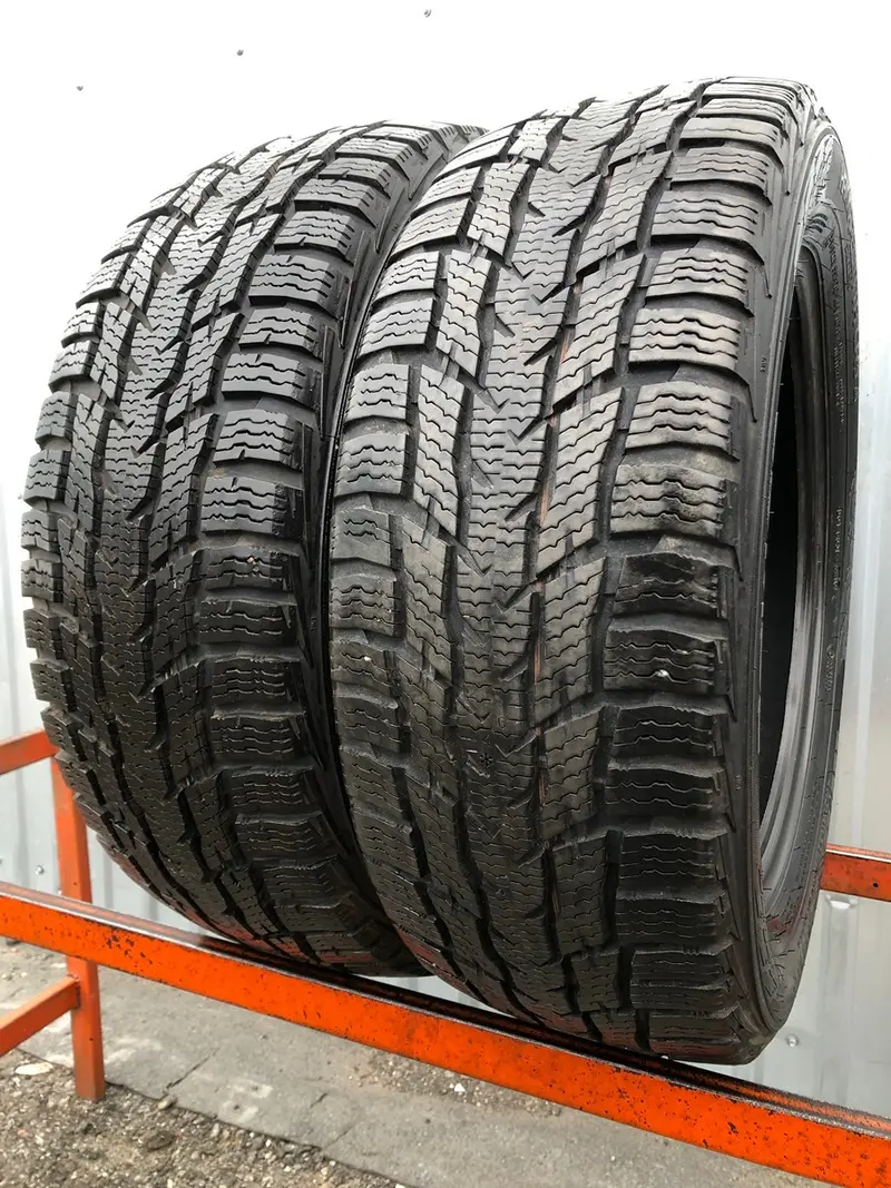 Пара б/у шин 225/55 R17C Nokian Hakkapeliitta CR3