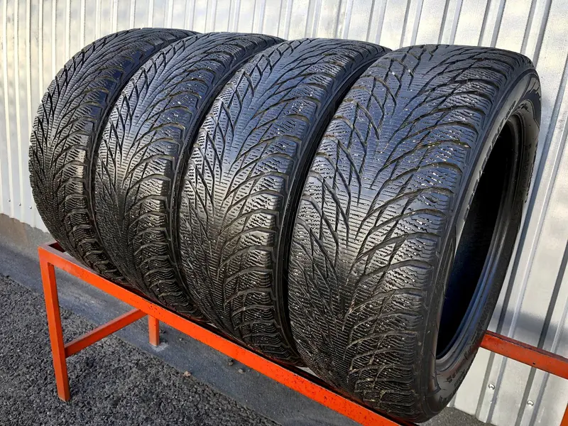 Комплект б/у шин 225/55 R17 Nokian Hakkapeliitta R2 RunFlat