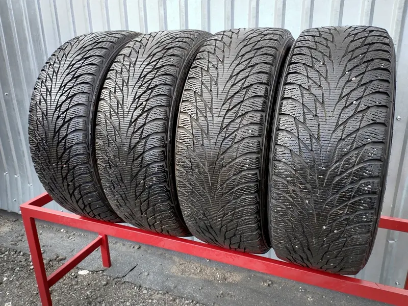 Комплект б/у шин 225/55 R17 Nokian Hakkapeliitta R2 RunFlat