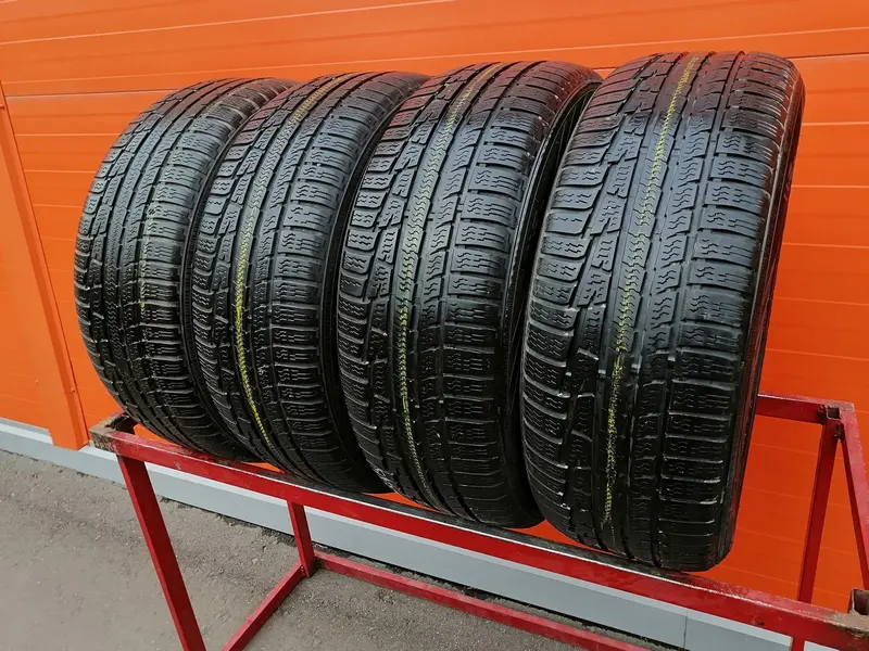 Комплект б/у шин 225/55 R17 Nokian WR A3