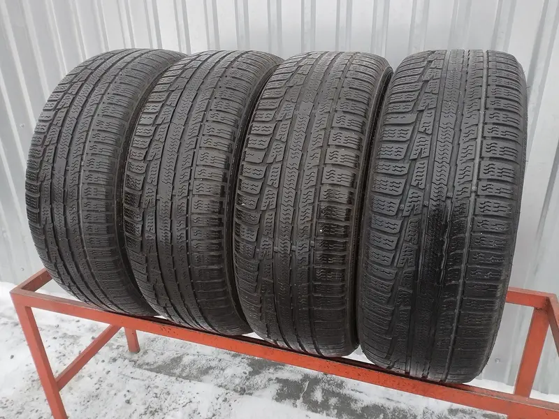Комплект б/у шин 225/55 R17 Nokian WR A3