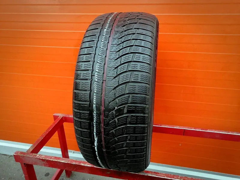 Б/у шина 225/55 R17 Nokian WR A4