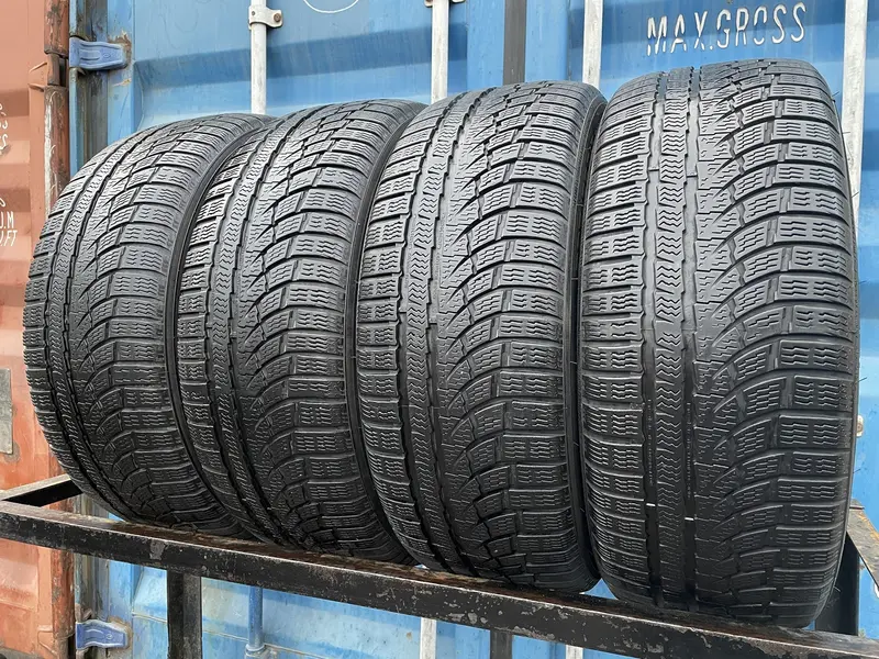 Комплект б/у шин 225/55 R17 Nokian WR A4