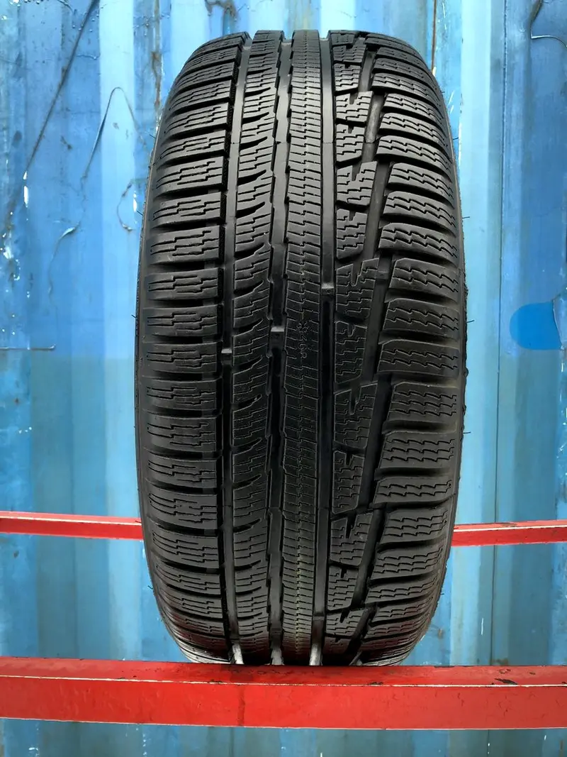 Б/у шина 225/55 R17 Nokian WR A4 RunFlat