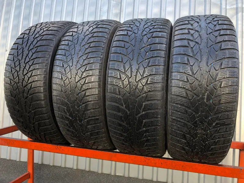 Комплект б/у шин 225/55 R17 Nokian WR D4