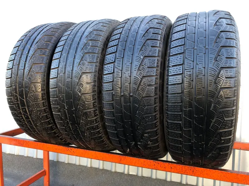 Комплект б/у шин 225/55 R17 Pirelli Winter 210 Sottozero 2